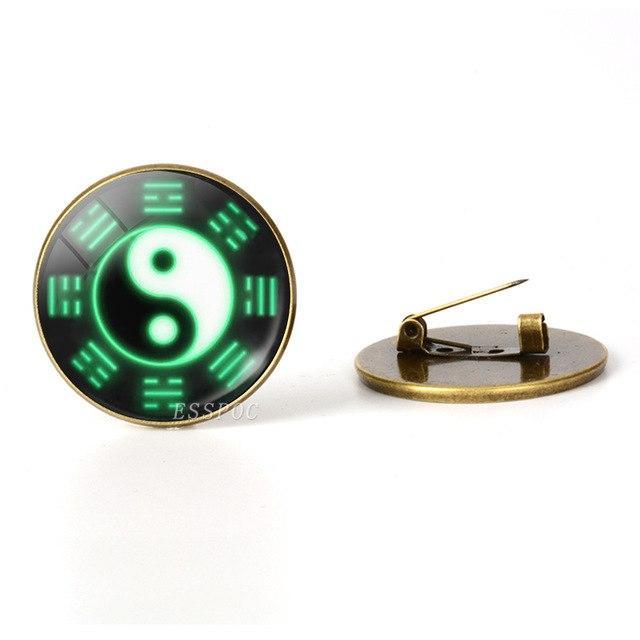 Naruto-Anstecker (13 Stile)